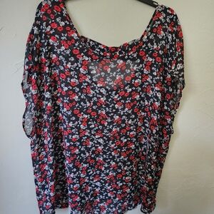 Torrid Red and White Floral Blouse with V-Neck Short Sleeves Size 3x